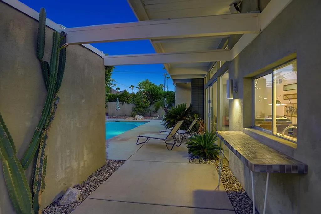 K0021 - Retro Rendezvous Villa Palm Springs Holiday home